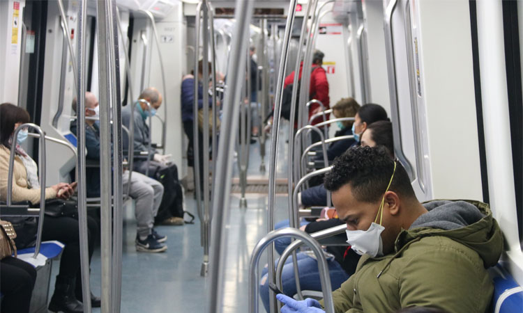 El metro no nota el retorn dels treballadors no essencials