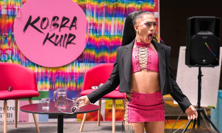 Actuació de Kobra Kuir en la festa dels 5 anys del Centre LGTBi