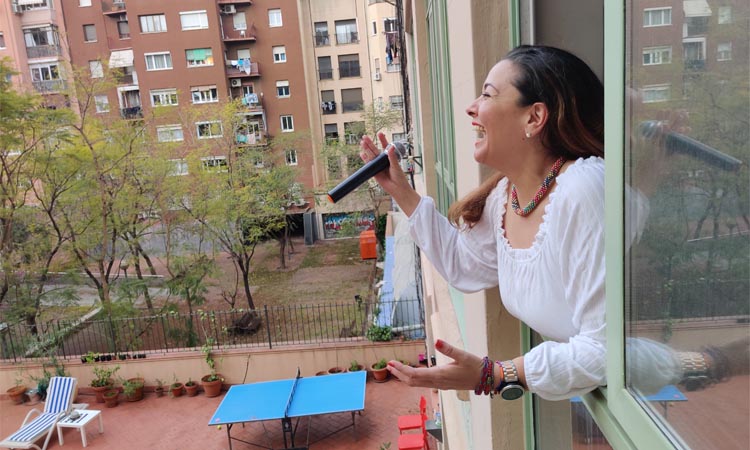Radiopatiobcn: la cantant mexicana que triomfa a l'Esquerra de l'Eixample
