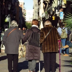 tres dones grans