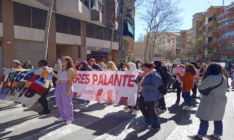 El feminisme de l'Hospitalet protesta contra la guerra a Palestina