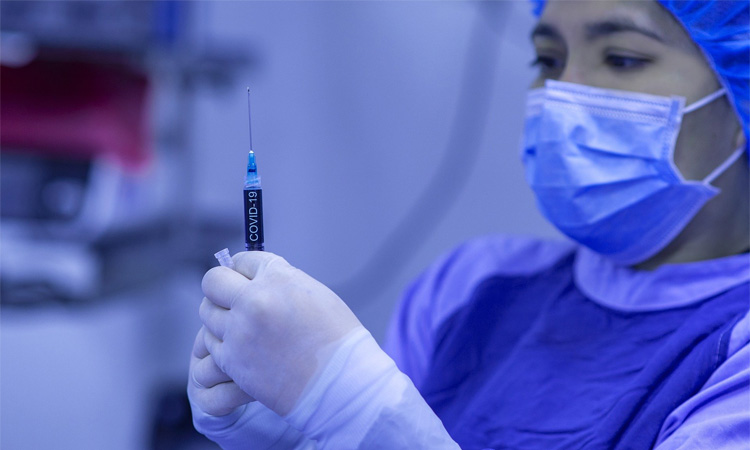 L'Hospital de Viladecans comença a vacunar els professionals