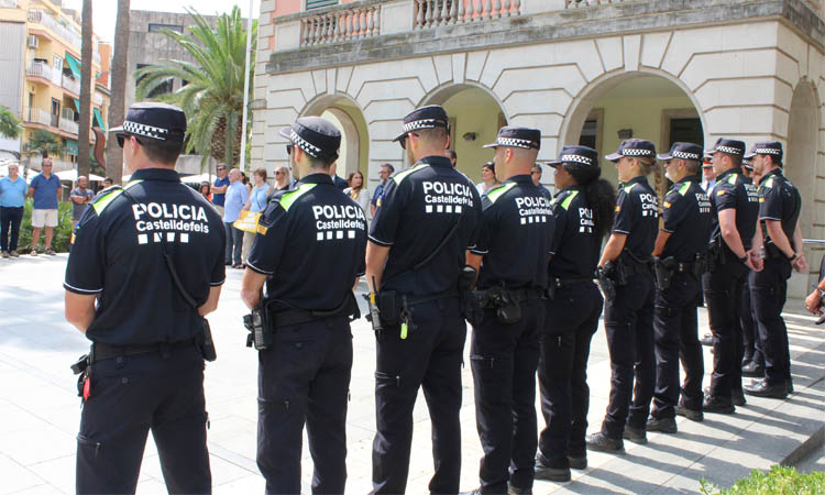 La Policia troba una festa amb més de trenta persones a Castelldefels