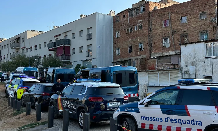 Mossos desnonament