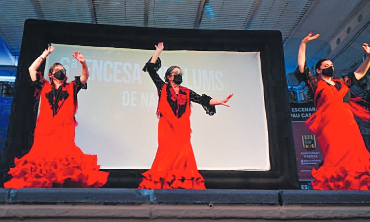 Dones ballant flamenc