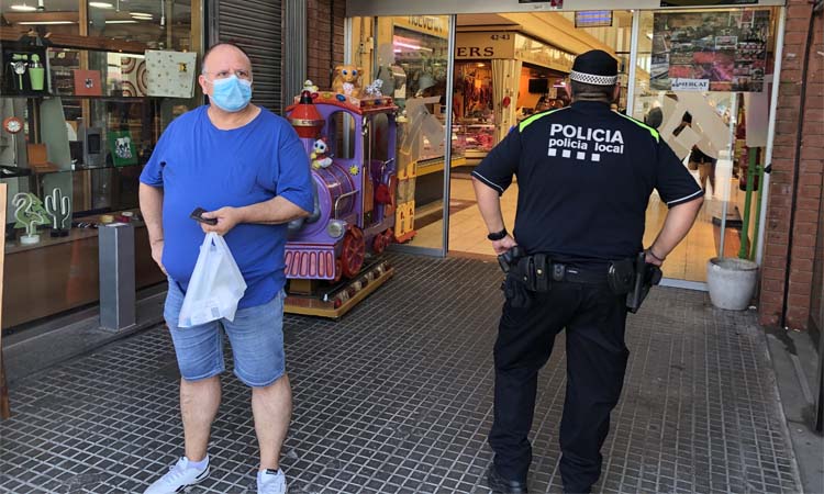 Més de 300 multes en un mes a Sant Andreu per les normes contra el virus