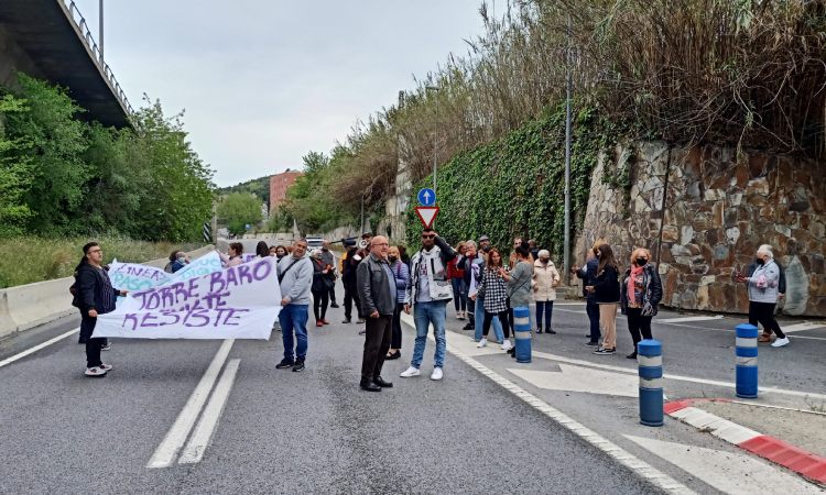Campanya de protestes a Torre Baró per demanar millores al servei d’autobusos