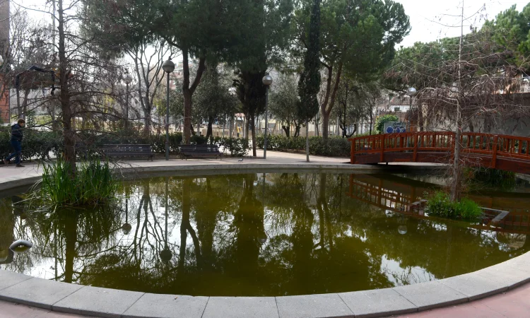Un oasi verd en ple centre cultural, els Jardins de Can Fabra