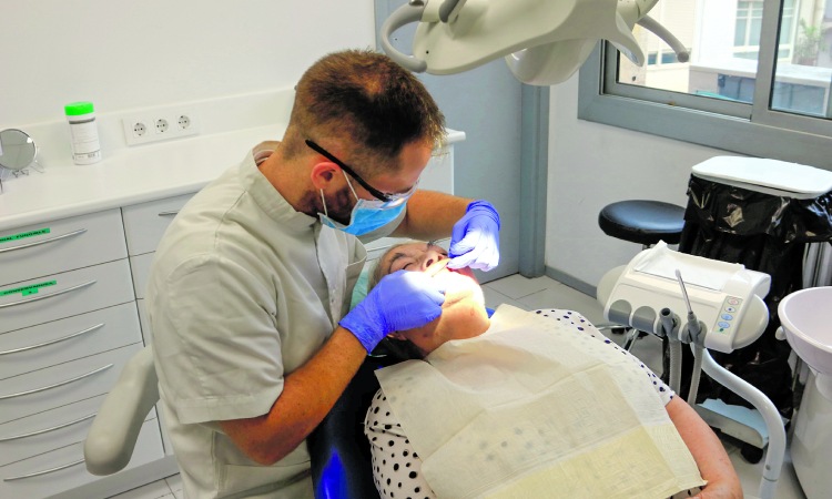 Dentista Poble-Sec