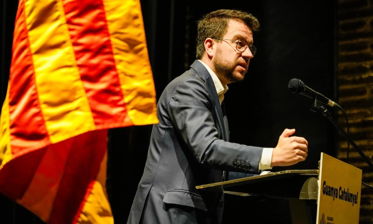 Pere Aragonès promet el "referèndum definitiu" en el congrés comarcal d'ERC a Granollers