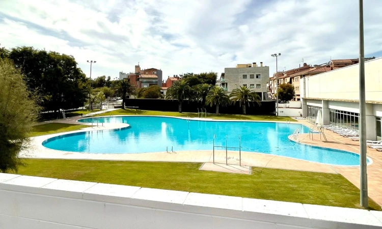 La piscina del complex esportiu de Ca n'Arimon de Mollet, tancada fins a nou avís per actes vandàlics