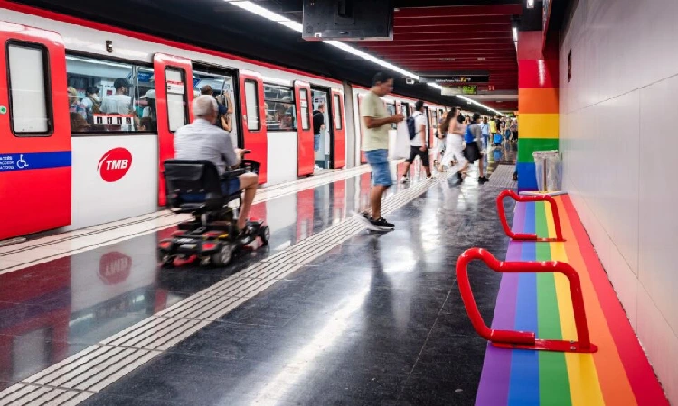 TMB Orgull Bandera metro