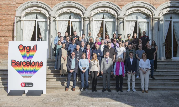 Barcelona s'omple de festa i reinvindicació per celebrar l'orgull LGTBI