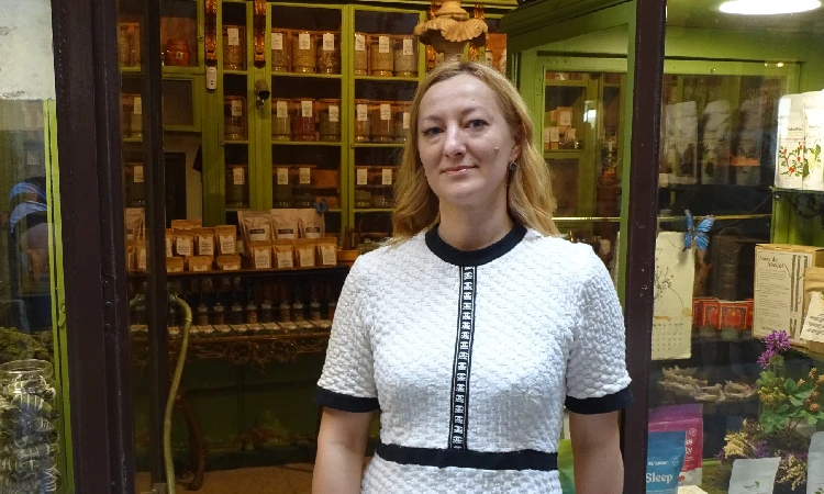 Pavlina Doroshenko, de la centenària Herboristeria del Rei: "Hem de fer que els veïns vinguin a les botigues emblemàtiques"