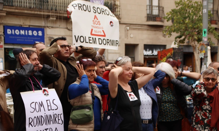 Veïns i oci nocturn pressionen l'Ajuntament de Barcelona amb un "acord històric" per millorar la convivència