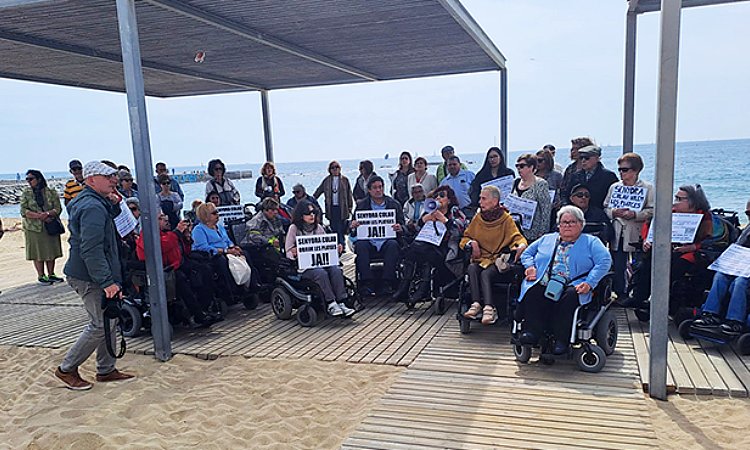 Protesta accessibilitat platges