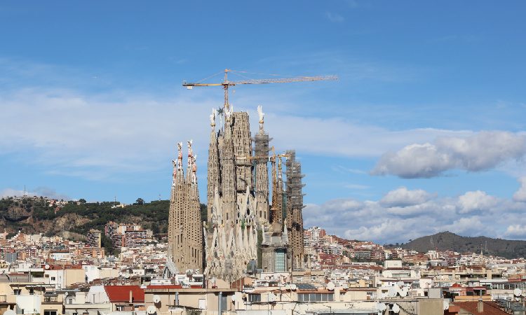 L'Ajuntament de Barcelona es compromet a tenir un acord per l'escalinata de la Sagrada Família aquest mandat