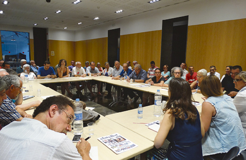 Una imatge de la primera trobada entre Sanz i les entitats. Foto: Ajuntament