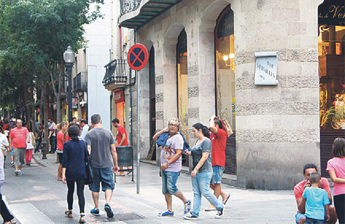 El carrer Gran de Sant Andreu és l’eix vertebrador del barri. Foto: Arxiu