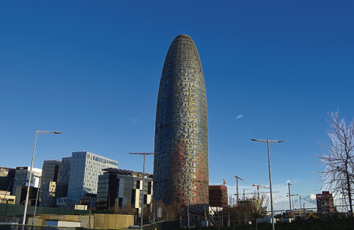 La Torre Agbar acollirà finalment oficines. Foto: Cristian López