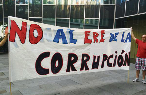 Pancarta de protesta contra l’ERO. Foto: Twitter (@Informàtica-CGT)