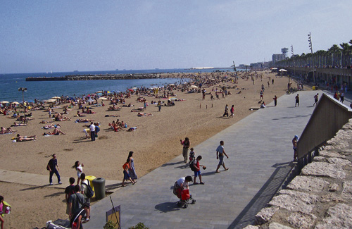 L’antiga platja del Somorrostro és avui un dels punts de la ciutat que rep més turistes. Foto: Arxiu