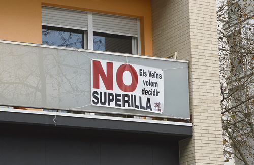 La superilla, una font de polèmica al Poblenou. Foto: Cristian López