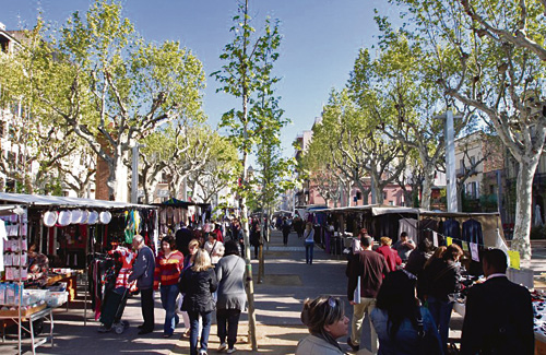 El mercat es fa a la plaça de la Corona. Foto: Ajuntament
