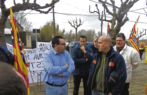 Trobada entre l’alcalde i els treballadors de JEM i MKB. Foto: Ajuntament