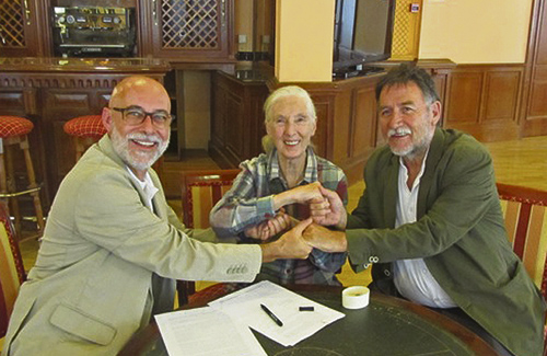 Un moment de la signatura del document. Foto: Ajuntament de Sant Celoni