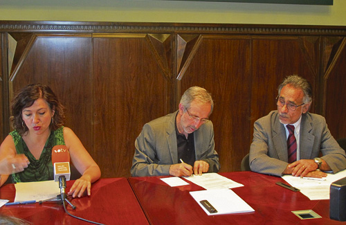 La signatura de l’acord va tenir lloc dilluns al consistori. Foto: Ajuntament