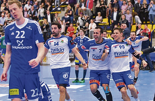 L’equip celebrant la classificació a la final a quatre de la competició. Foto: EHF