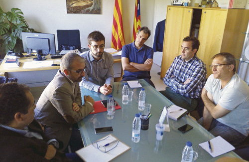 Reunió del secretari de Treball, l’alcalde i el comitè d’empresa. Foto: Generalitat