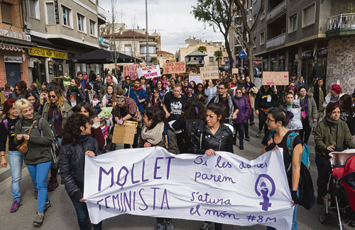 Mollet Feminista a la manifestació del 8-M. Foto: Twitter (@CDRMolletdelVallès)