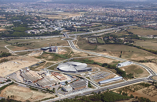 Vista aèria del terreny on es construiria el centre comercial. Foto: Territori