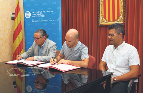 Signatura de l’acord de col·laboració. Foto: Heribert Gallardo