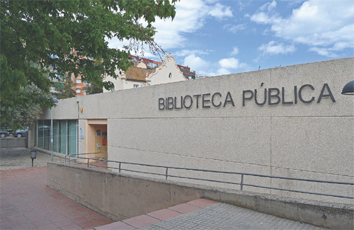 Façana de la biblioteca municipal de Ripollet. Foto: Arxiu