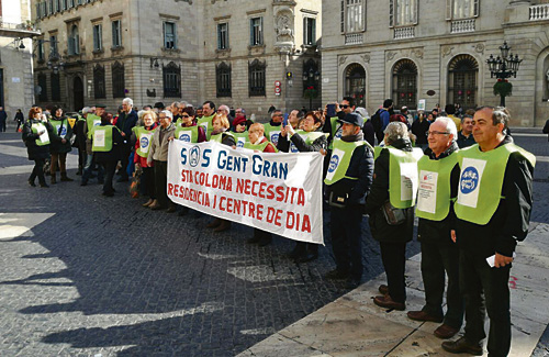 SOS Gent Gran es va manifestar dimarts a Barcelona. Foto: Podem 