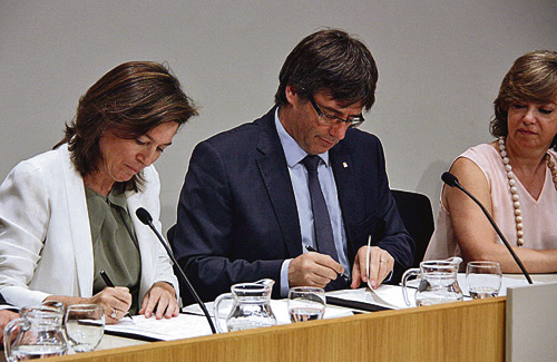 La Generalitat i el BBVA van signar l’acord dilluns. Foto: Generalitat