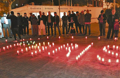 Una concentració en solidaritat amb les víctimes de París, a Badalona. Foto: Twitter