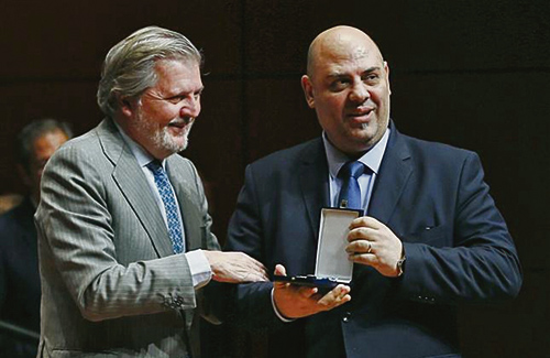 Mondelo, amb el ministre Méndez de Vigo. Foto: FEB