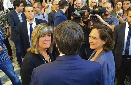 Moment de la conversa entre Marín i Puigdemont. Foto: Twitter
