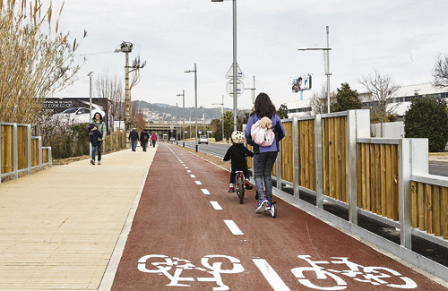 Una part enllestida del carril bici de l’avinguda. Foto: Ajuntament