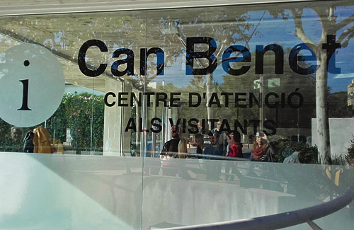 Cabrera inaugura un centre d’atenció turística a Can Benet