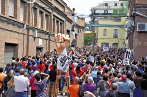 Els veïns s’estan plantejant  més ocupacions a Can Batlló