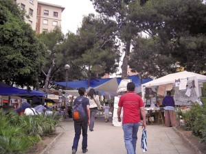 Els indignats deixen l’acampada de la plaça després d’un mes