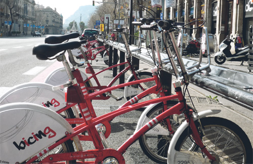 Els santsencs volen poder circular millor en bicicleta pel districte. Foto: Arxiu