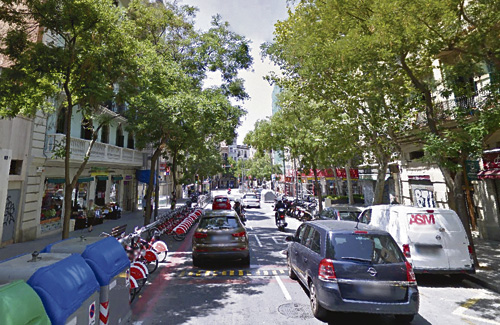 El projecte contempla la pacificació del carrer Consell de Cent. Foto: Google Maps