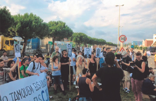 Imatge d’una protesta a favor del tancament del CIE. Foto: Tancarem el CIE