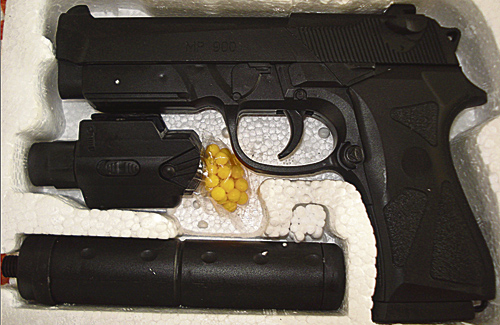 Les pistoles accionades amb molla són armes de quarta categoria. Foto: Arxiu